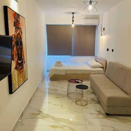 Luxury No4 Apartment In Ladadika Tesalonika Bagian luar foto
