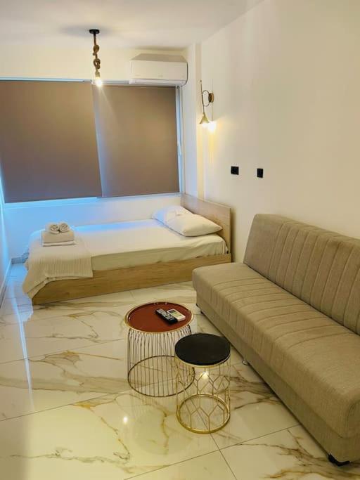 Luxury No4 Apartment In Ladadika Tesalonika Bagian luar foto