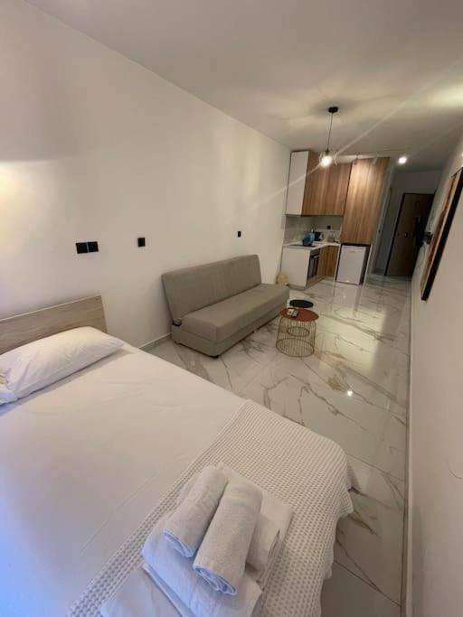 Luxury No4 Apartment In Ladadika Tesalonika Bagian luar foto