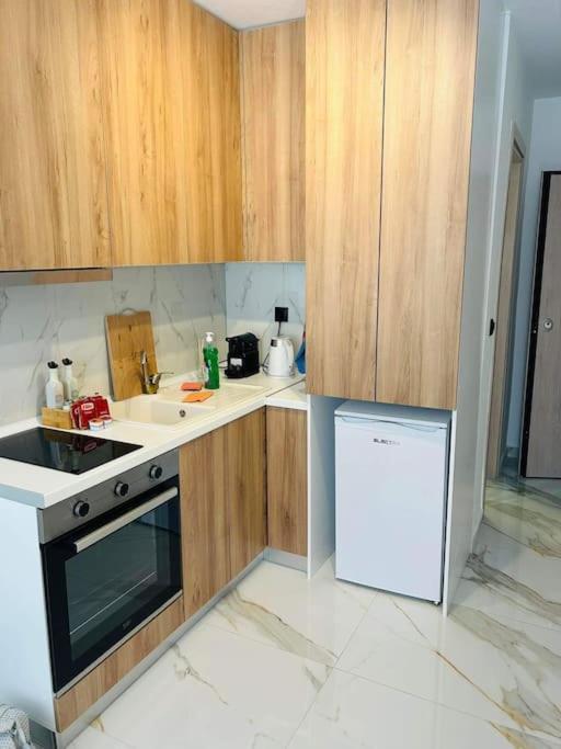 Luxury No4 Apartment In Ladadika Tesalonika Bagian luar foto